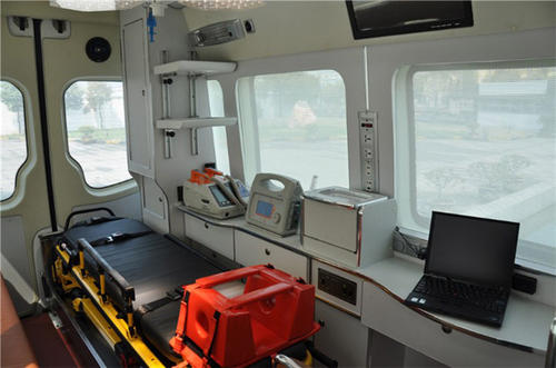 耒阳市救护车内部